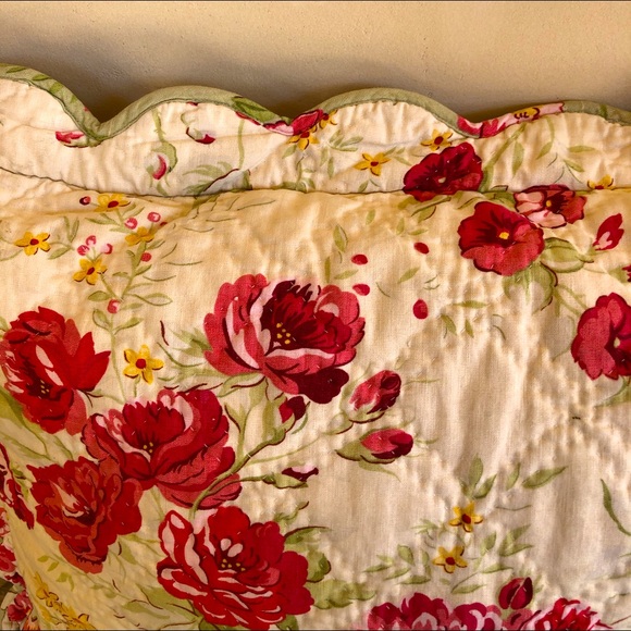 FLORAL PILLOW Quilted Pottery Barn 2Patterns 31”Sq - Picture 7 of 10